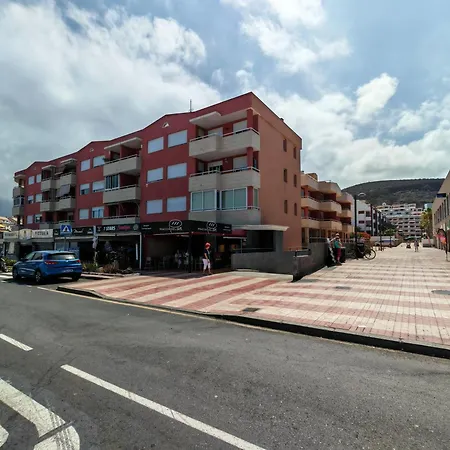 New In Cristianos Renovated With Ac, Steps From Playa Vistas Lejlighed