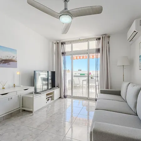 New In Cristianos Renovated With Ac, Steps From Playa Vistas Lejlighed *