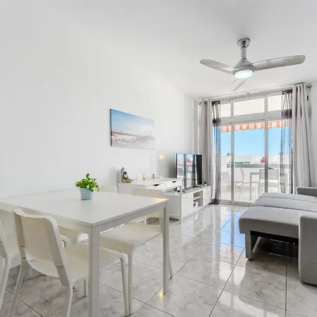 New In Cristianos Renovated With Ac, Steps From Playa Vistas Lejlighed *